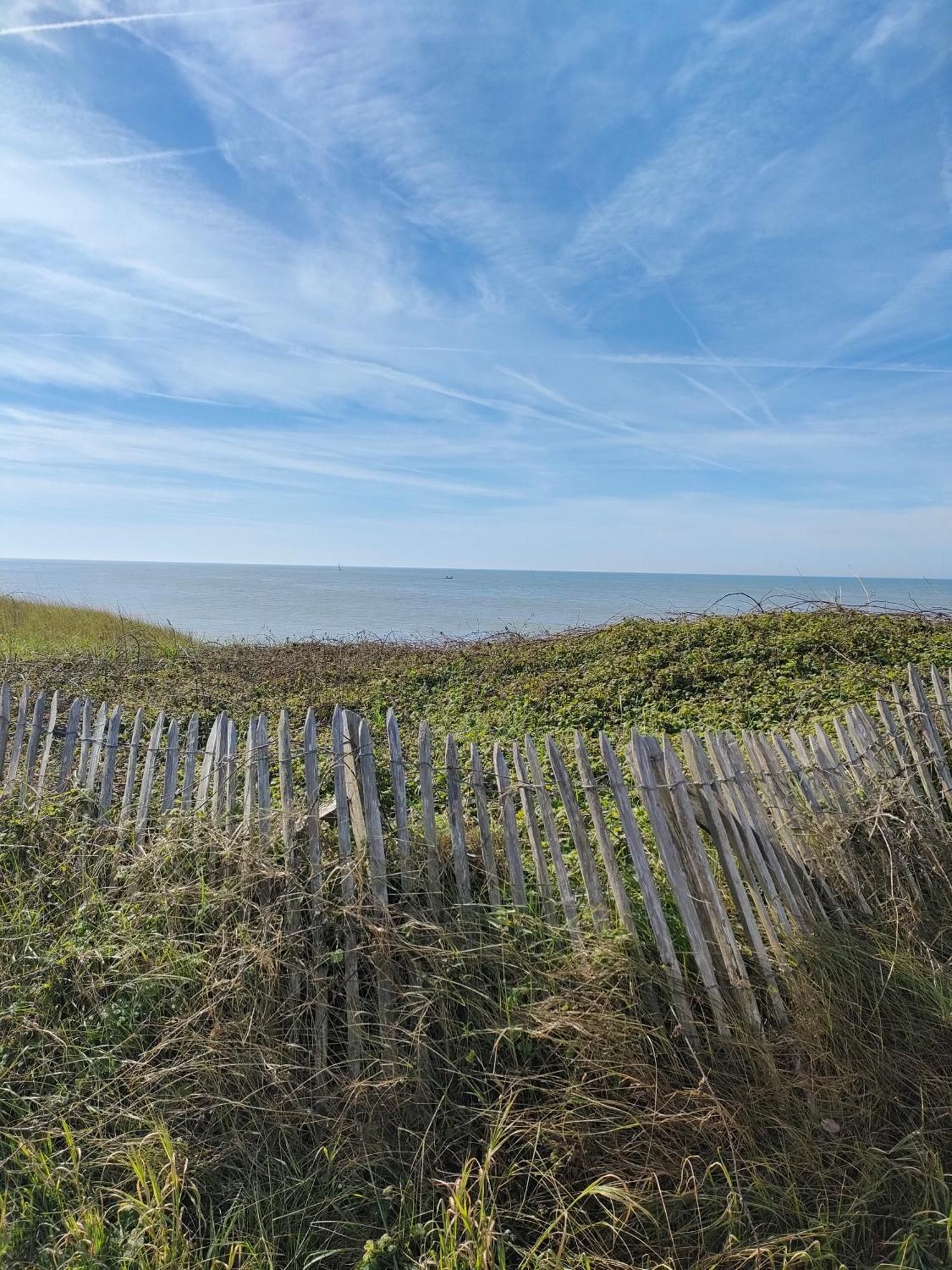Les Terrasses Du Chateau Barneville-Carteret Exteriör bild