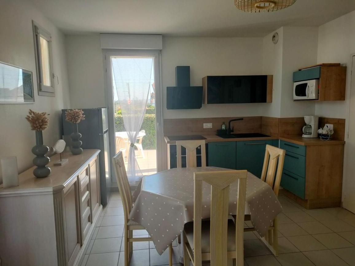 Les Terrasses Du Chateau Barneville-Carteret Exteriör bild