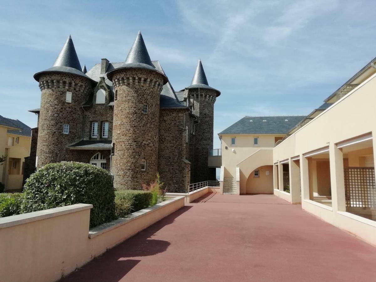 Les Terrasses Du Chateau Barneville-Carteret Exteriör bild